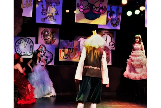 札幌演劇シーズン2019-夏 子どもも、大人も、外国人のおともだちも楽しめるキッズ・プログラム 劇のたまご 『ぐりぐりグリム～シンデレラ』イメージ
