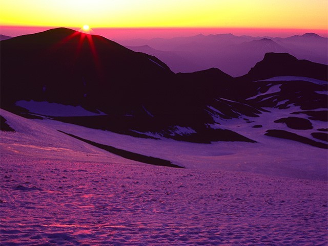 両瀬いさお写真展 神々の遊ぶ庭 天空の園 大雪山イメージ画像