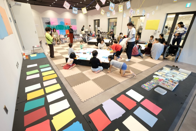 日本舞台美術家協会ワークショップ「かみのげきじょう」イメージ画像