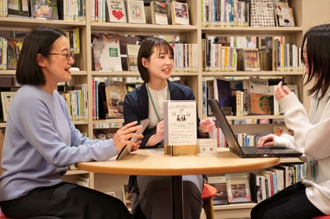 02 “会話ができる”図書館イメージ