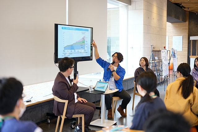 SCARTS×CoSTEPアート&サイエンスプロジェクト 札幌市立高校特別プログラム「あかさかな」 現場&研究者の視点イメージ画像