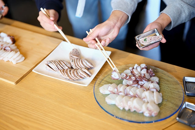 SCARTS×CoSTEPアート&サイエンスプロジェクト 札幌市立高校特別プログラム「あかさかな」 現場&研究者の視点イメージ3枚目