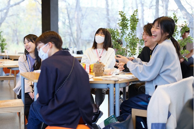 SCARTS×CoSTEPアート&サイエンスプロジェクト 札幌市立高校特別プログラム「あかさかな」 現場&研究者の視点イメージ5枚目