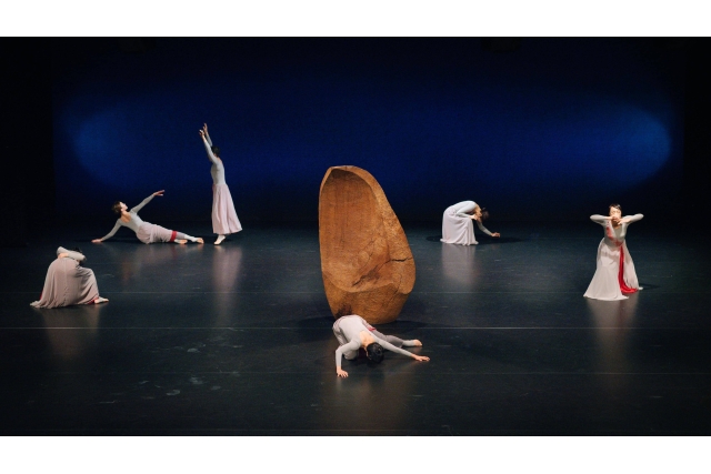 能藤玲子創作舞踊団『神の舌―夢の入口』 Reiko Noto Modern Dance Company God’s Tongue - Breath of Life イメージ3枚目