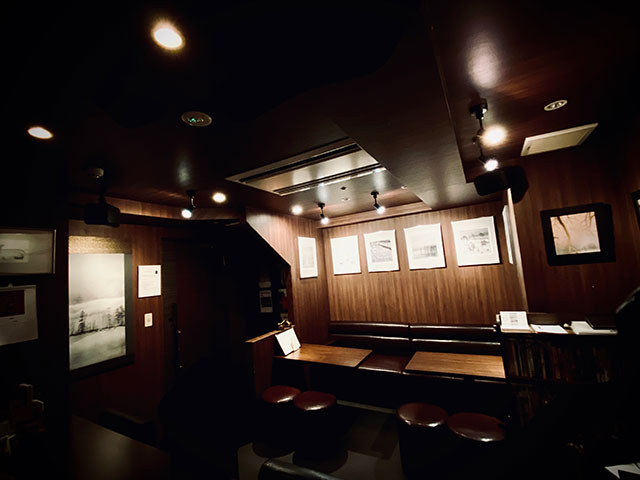 Bar &Gallery 卍 内観イメージ